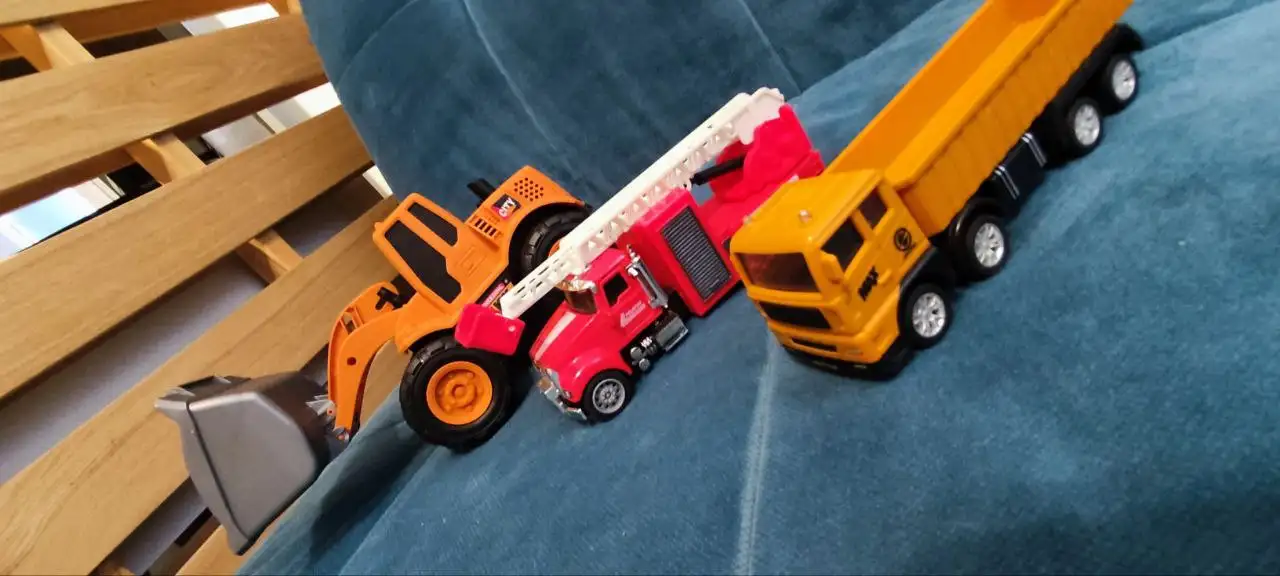 Продажа игрушек Пикап и черный джип - Игрушки (Товары для детей) в Екатеринбург