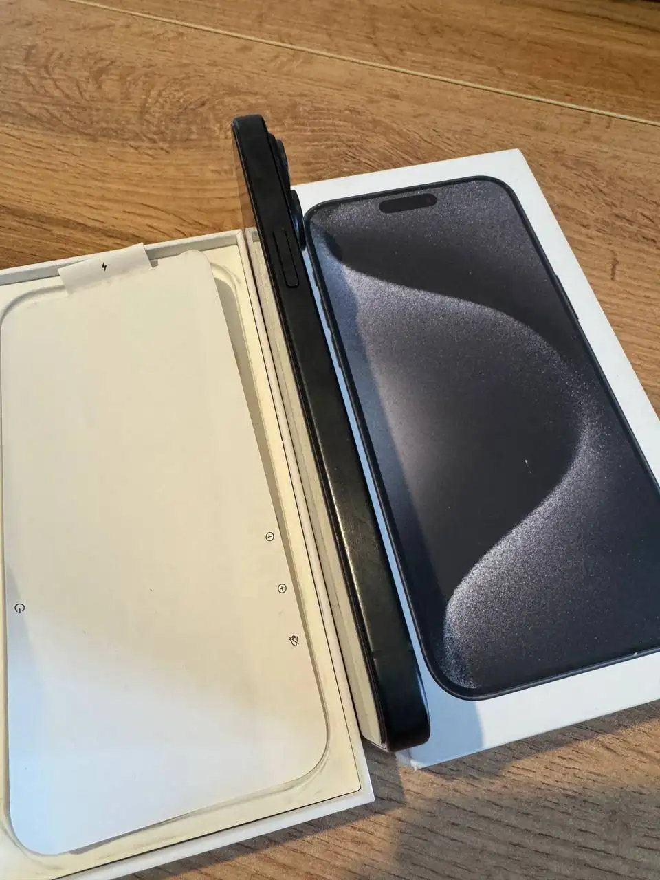 iPhone 15 Pro Max 512GB в идеальном состоянии - Смартфоны (Электроника) в Екатеринбург