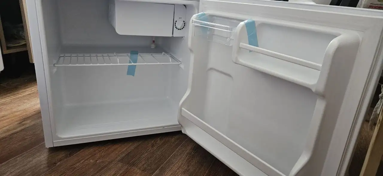 Мини холодильник Dexp TF050D - Бытовая техника (Электроника) в Екатеринбург