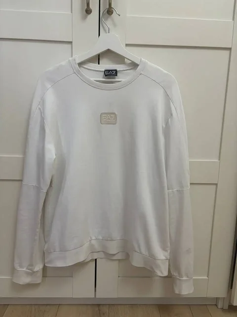 Куртка с небольшим дефектом - частное объявление в Екатеринбург