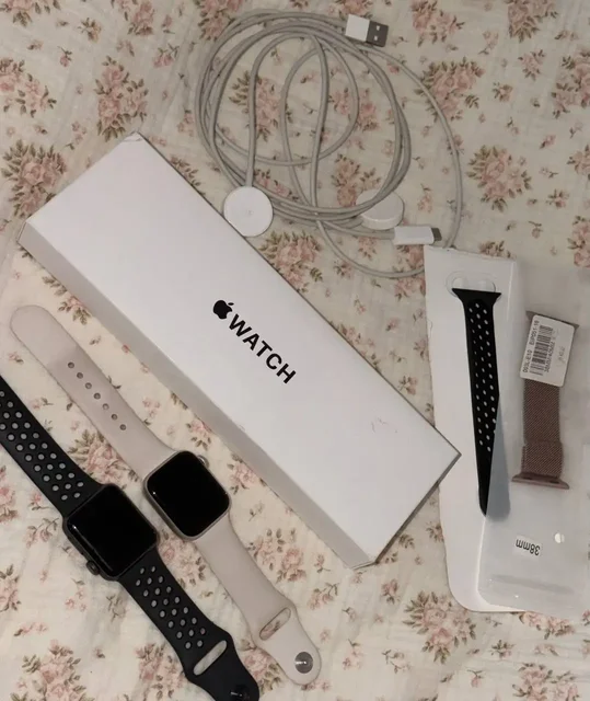 Продам Apple Watch SE 2024 и Series 3 Nike с аксессуарами - частное объявление в Екатеринбург