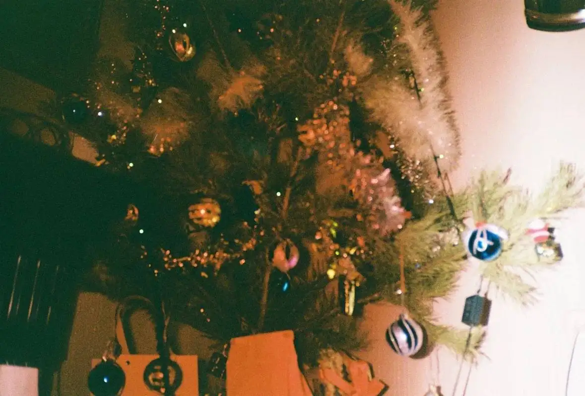 Продам пленочный фотоаппарат Konica с пленками - Фототехника (Электроника) в Екатеринбург