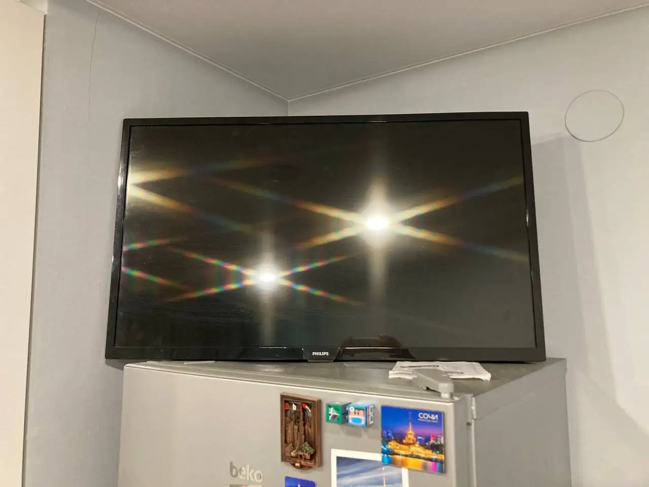 Продажа телевизора Philips 32 дюйма - Телевизоры (Электроника) в Екатеринбург