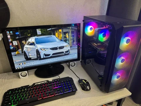 Игровой компьютер i7 с RX 580 и монитором - VR-шлем в Екатеринбург