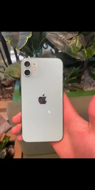 Продам iPhone 11 64ГБ в идеальном состоянии - VR-шлем в Екатеринбург