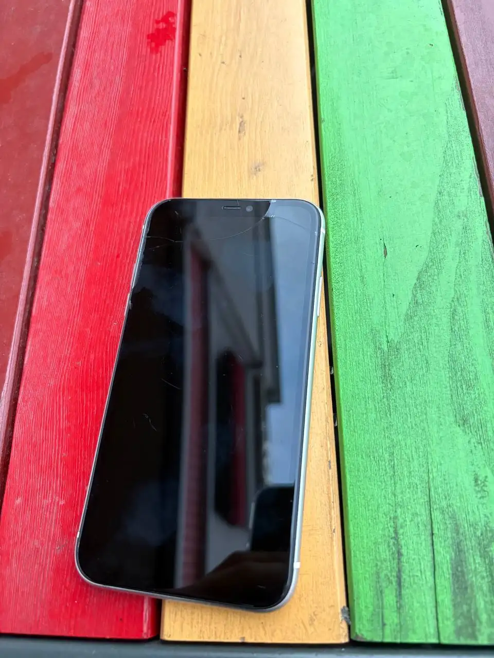 iPhone 11 64 ГБ с разбитым экраном - Смартфоны (Электроника) в Екатеринбург