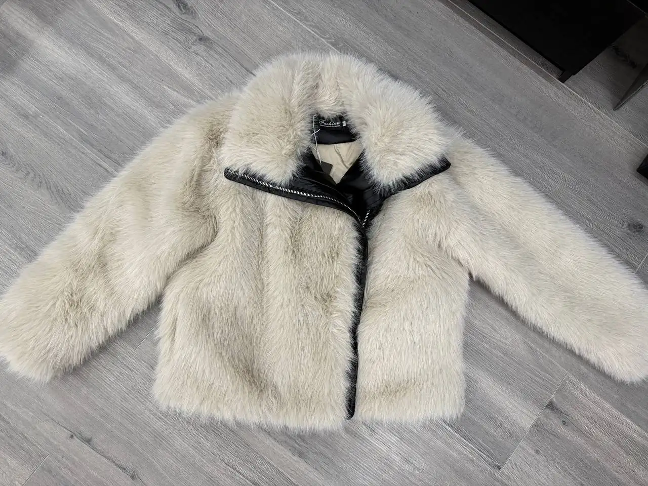 Искусственная шубка автоледи с кожаными вставками - Верхняя одежда (Одежда) в Екатеринбург