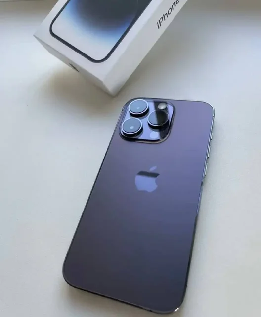 Продажа iPhone 14 Pro 128 ГБ в отличном состоянии - Смарт-часы в Екатеринбург