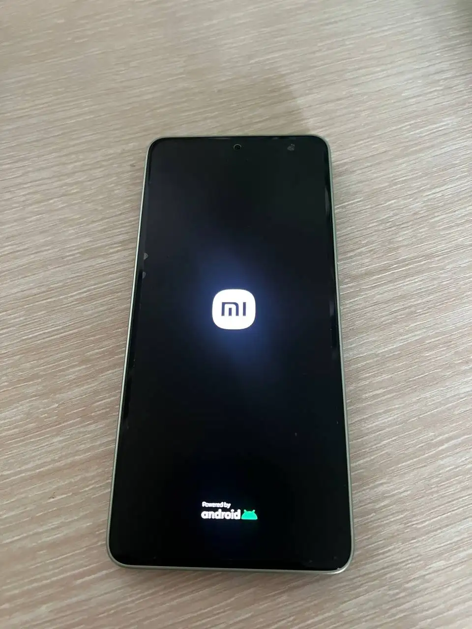 Продам Redmi Note 13 256гб с защитным стеклом и чехлами - Смартфоны и телефоны (Электроника) в Екатеринбург