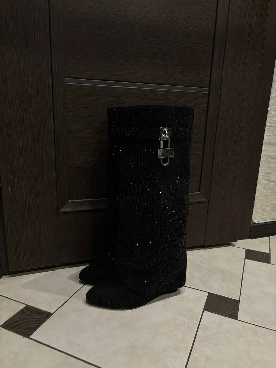 Продажа женской одежды: юбки, свитер, сапоги - Женская одежда (Одежда) в Екатеринбург