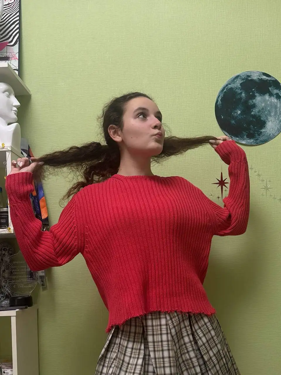 Одежда почти новая: свитера, юбка, платье, джинсы - Одежда в Екатеринбург