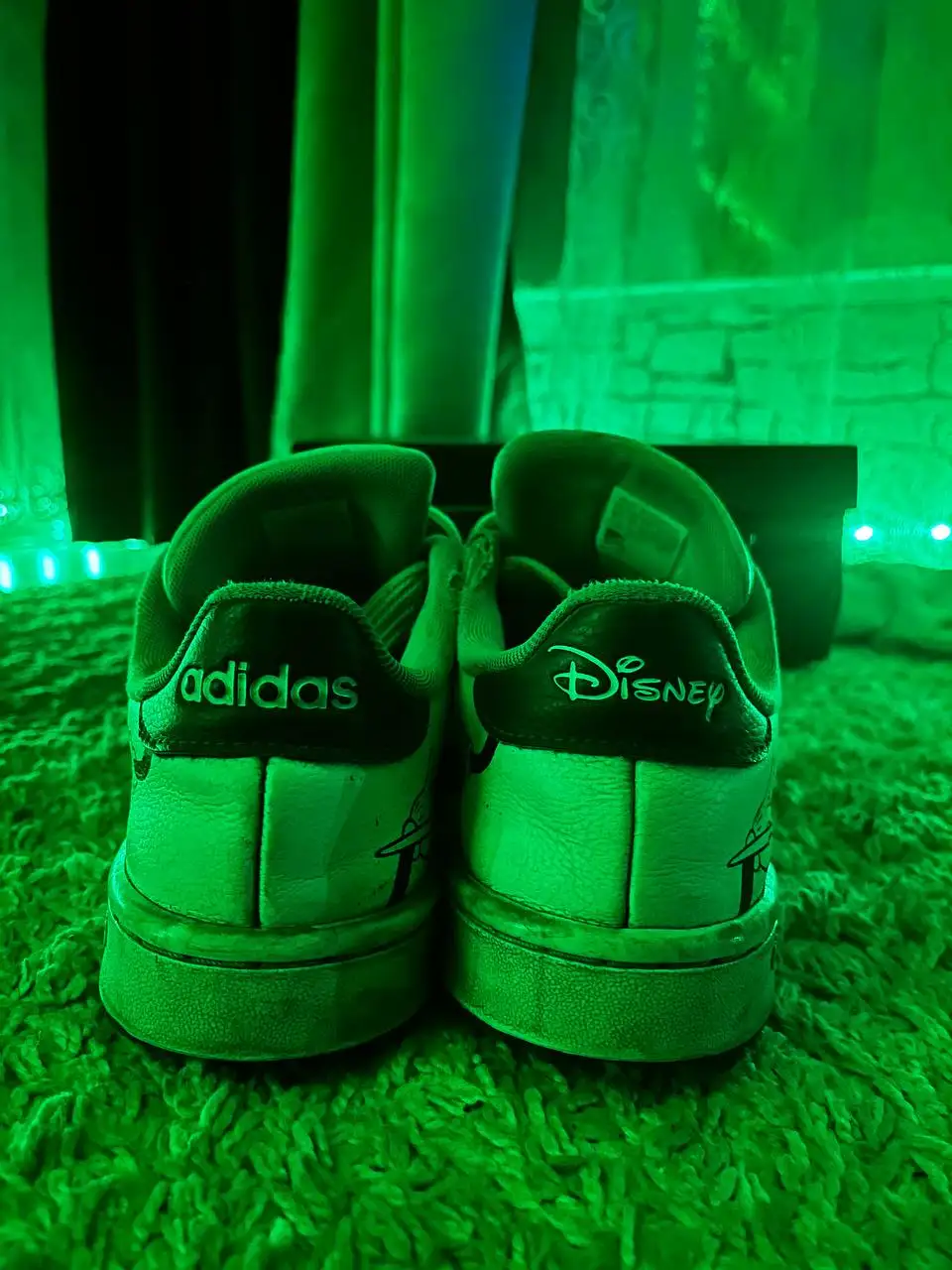 Продам кеды Adidas с коллаборацией Disney - Обувь (Одежда) в Екатеринбург