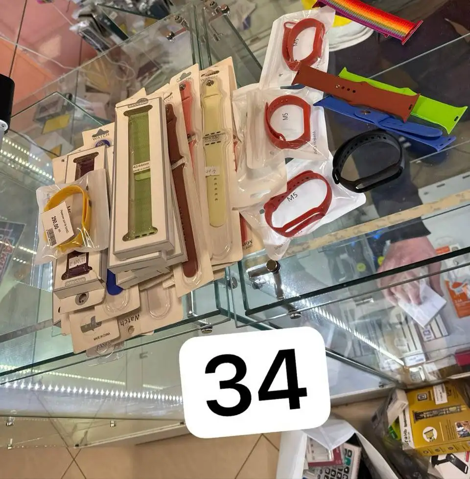 Товарный остаток после закрытия торговой точки с чехлами для айфонов - Барахолка в Екатеринбург