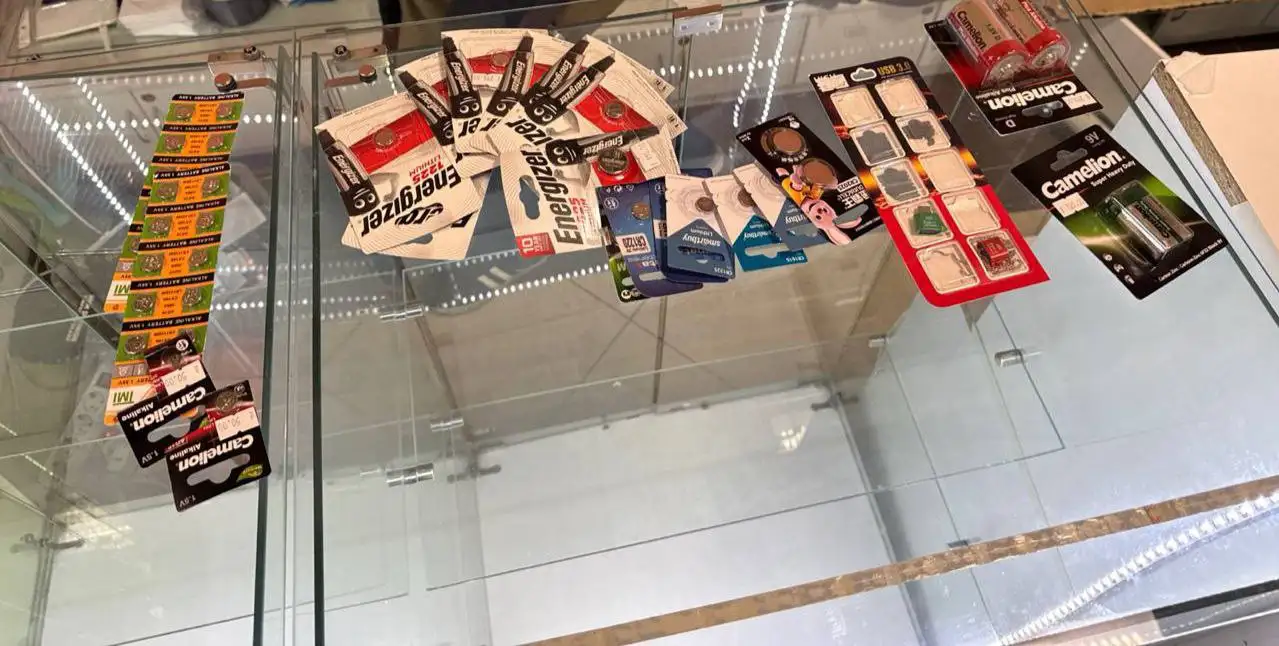 Товарный остаток после закрытия торговой точки с чехлами для айфонов - Барахолка в Екатеринбург