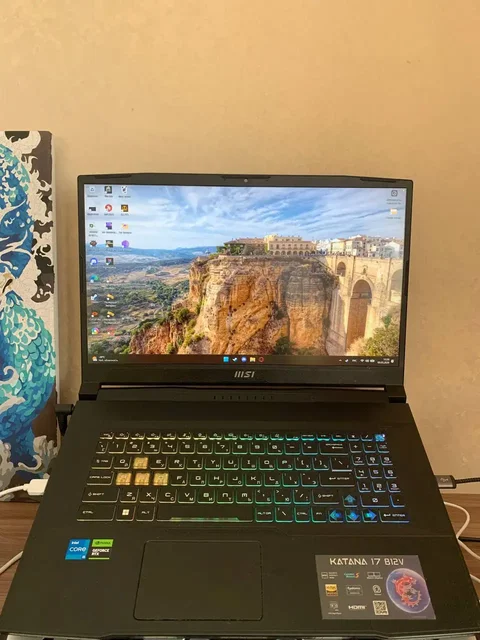 Игровой ноутбук MSI Katana 17 B12V в отличном состоянии - Электроника в Екатеринбург
