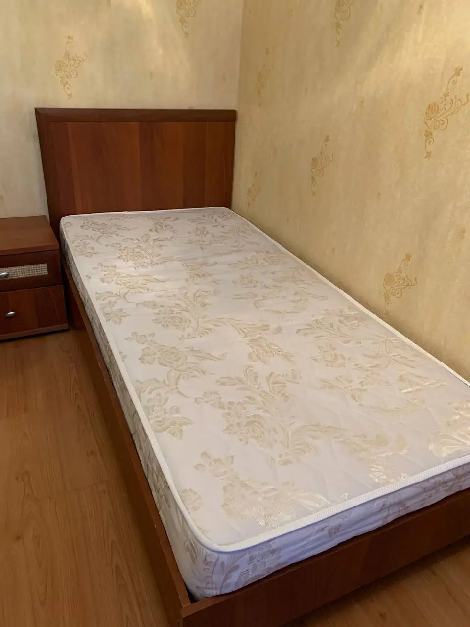 Продажа ортопедического матраса с кроватью - Барахолка в Екатеринбург