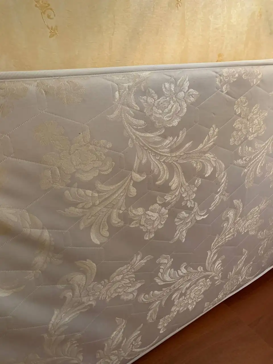 Продажа ортопедического матраса с кроватью - Барахолка в Екатеринбург