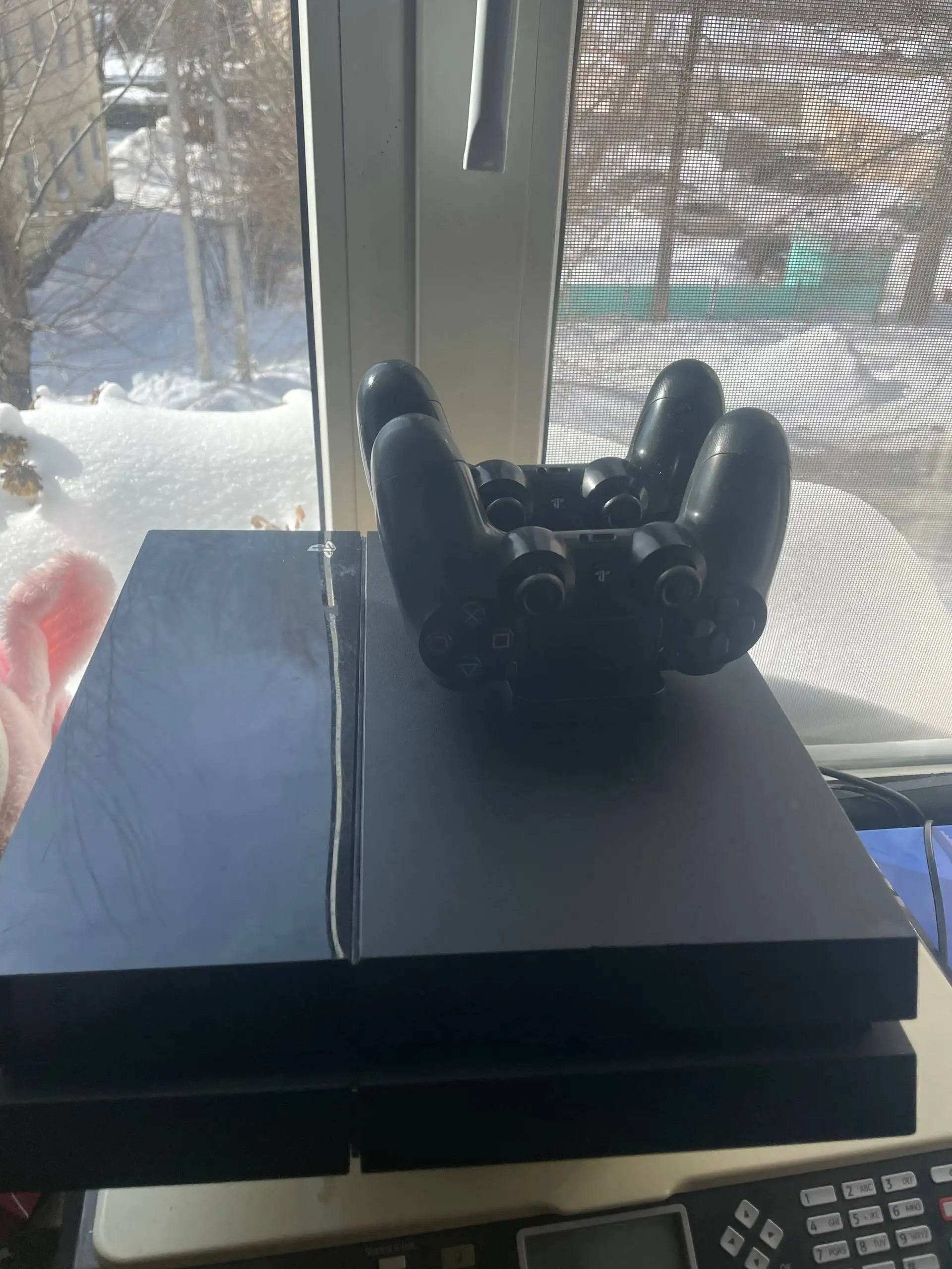 Продам PlayStation 4 Slim 500гб с играми и аксессуарами - Игровые приставки (Электроника) в Екатеринбург