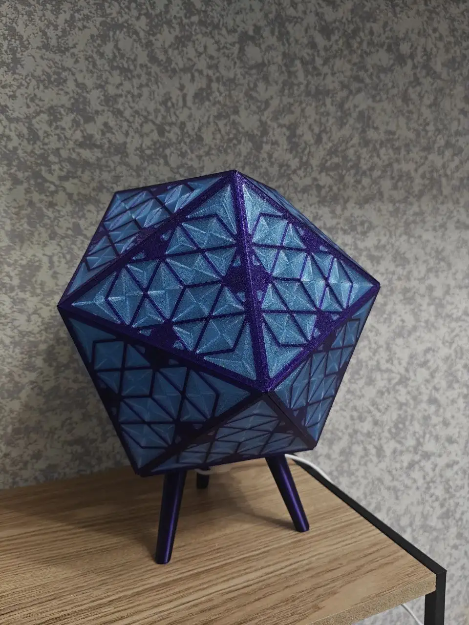 Светильник ручной работы в стиле футуризм - Барахолка в Екатеринбург