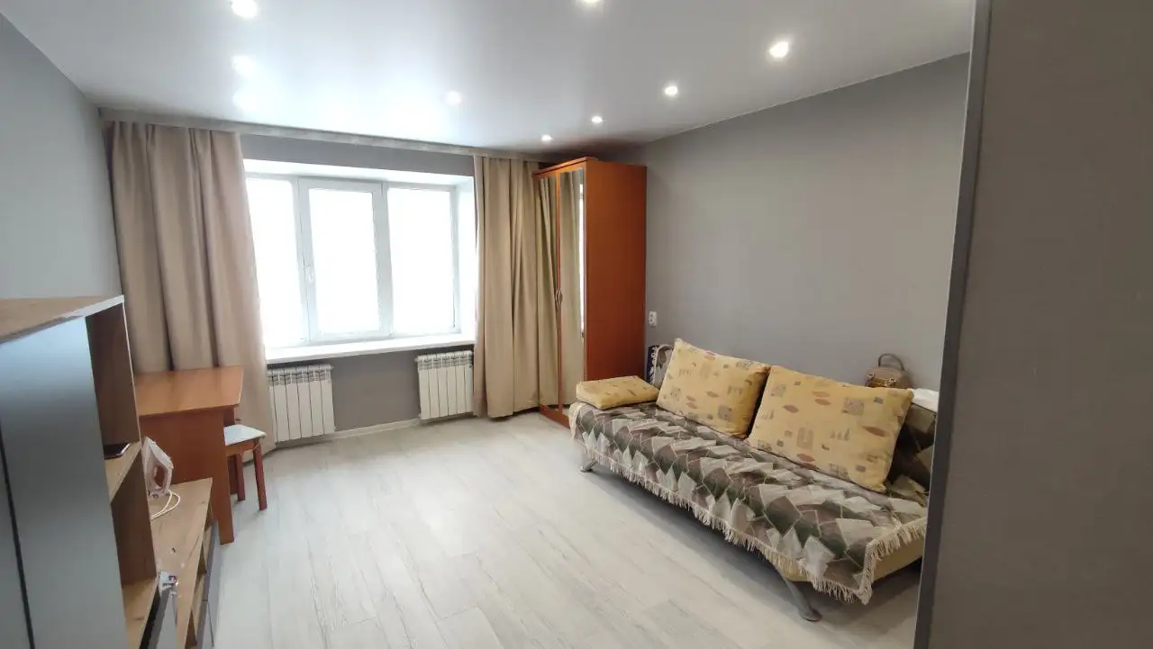 Сдам однокомнатную квартиру на длительный срок - Аренда квартир (Недвижимость) в Екатеринбург