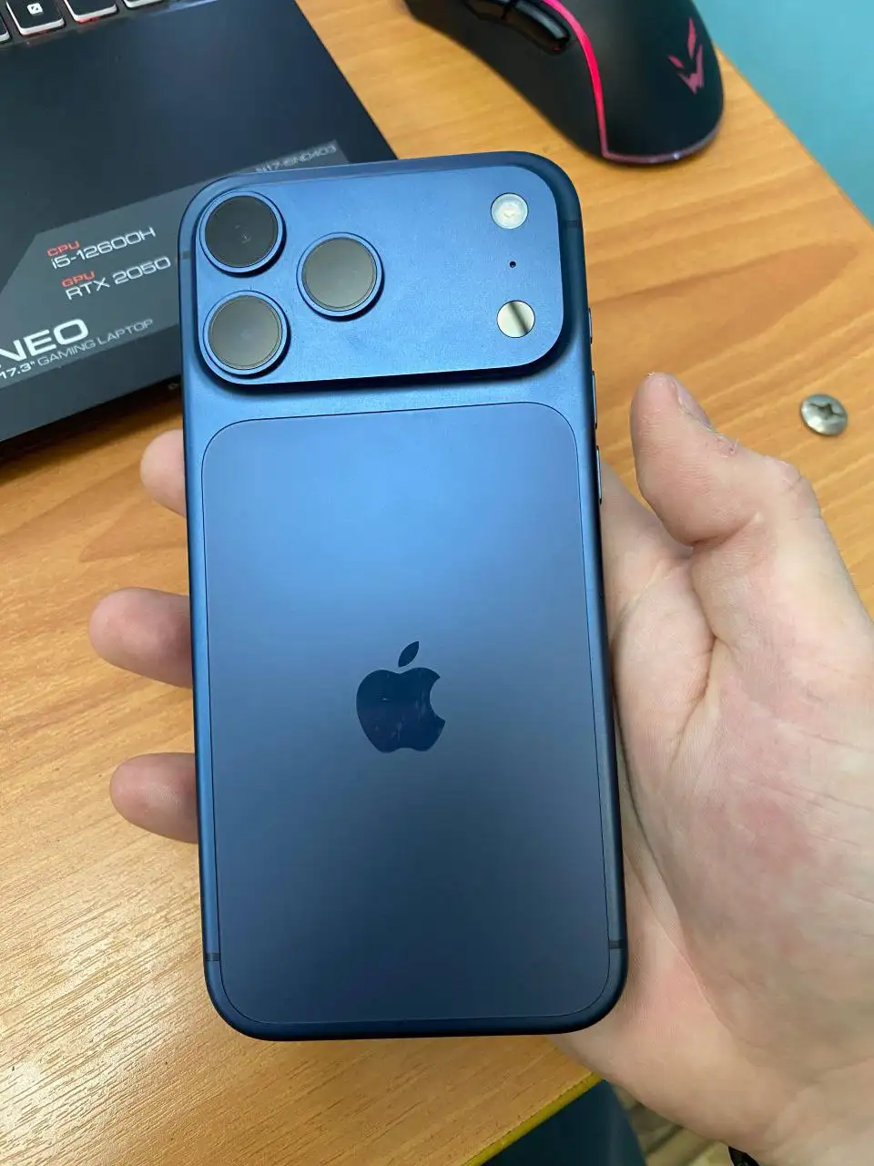 Продам iPhone 17 Pro Max 256 GB - Смартфоны (Электроника) в Екатеринбург