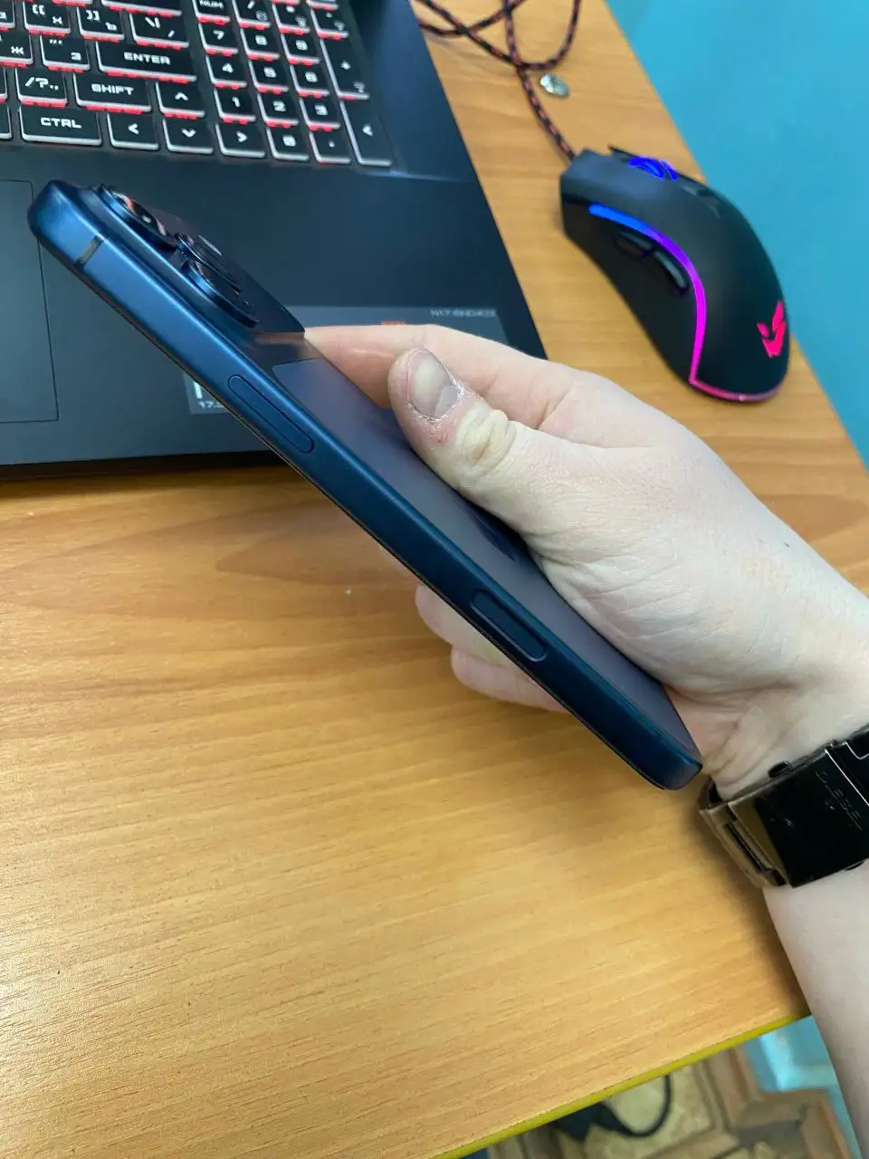 Продам iPhone 17 Pro Max 256 GB - Смартфоны (Электроника) в Екатеринбург