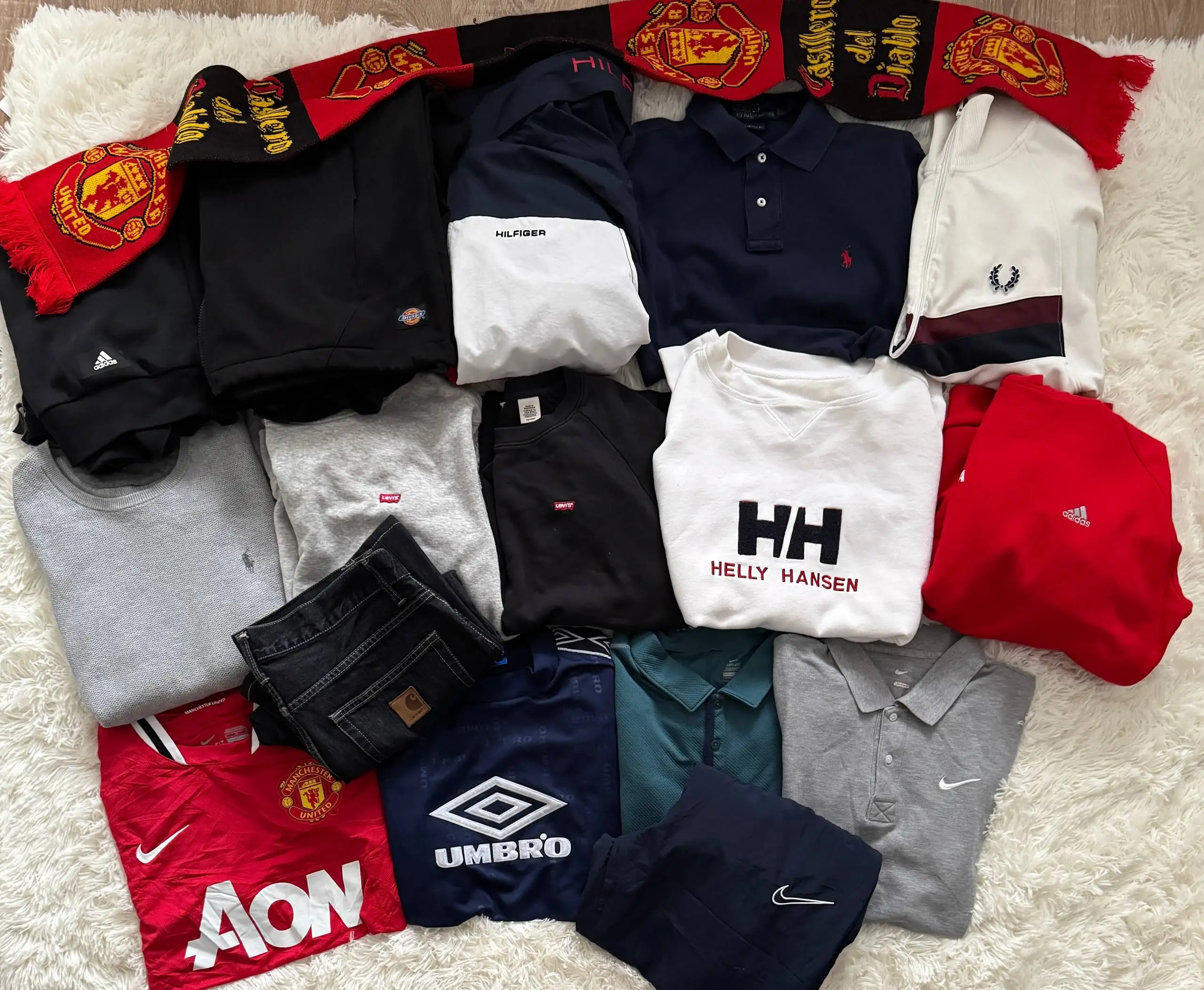 Продам брендовую одежду в Екатеринбурге - Одежда в Екатеринбург