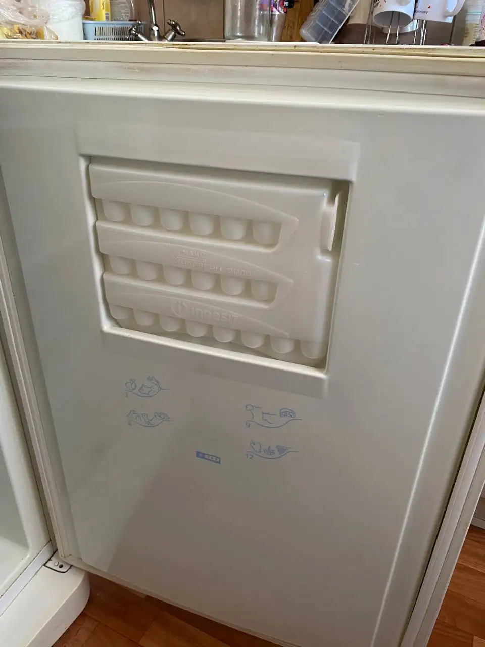 Холодильник с неработающей верхней частью - Холодильники (Барахолка) в Екатеринбург