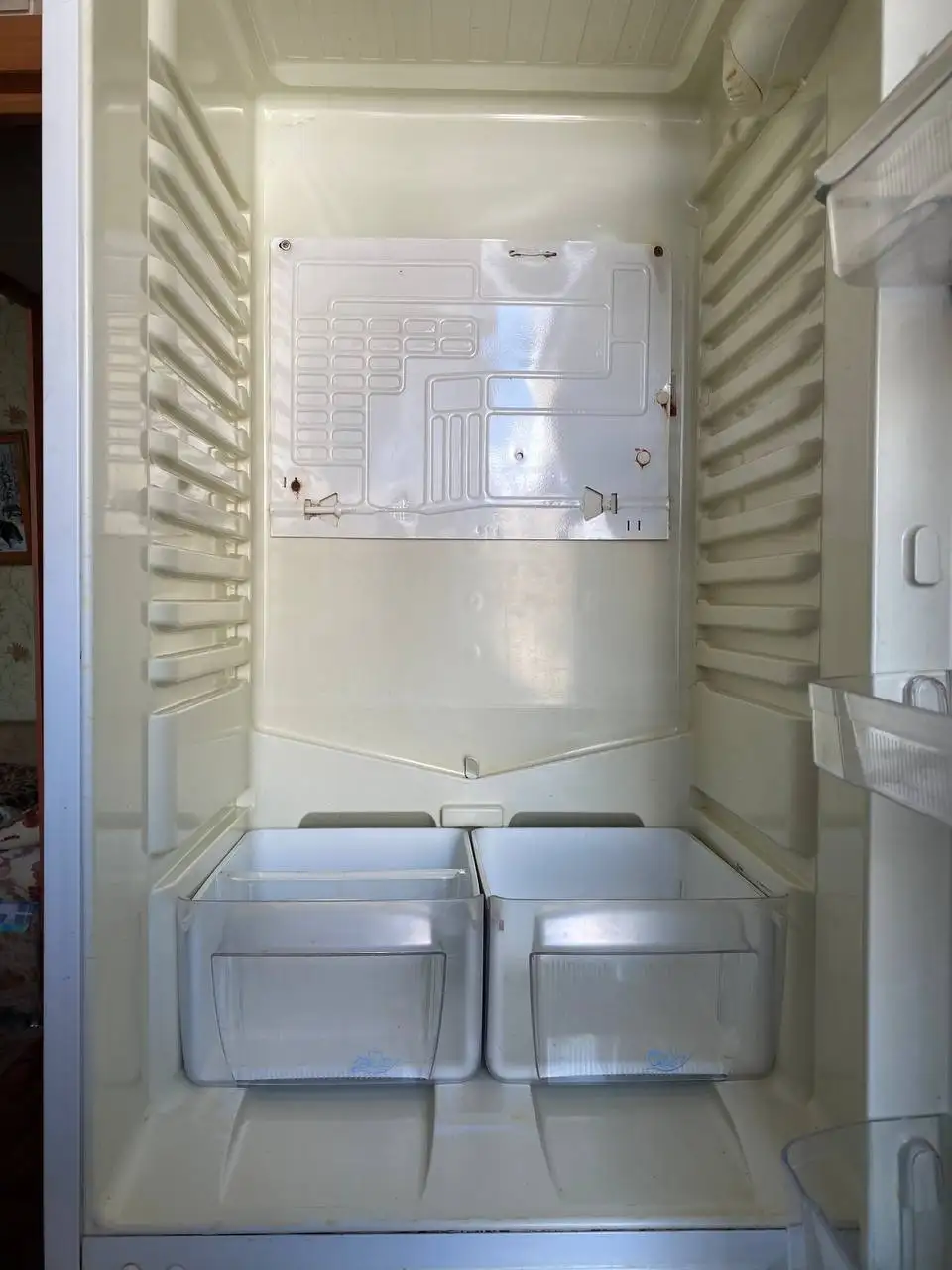 Холодильник с неработающей верхней частью - Холодильники (Барахолка) в Екатеринбург