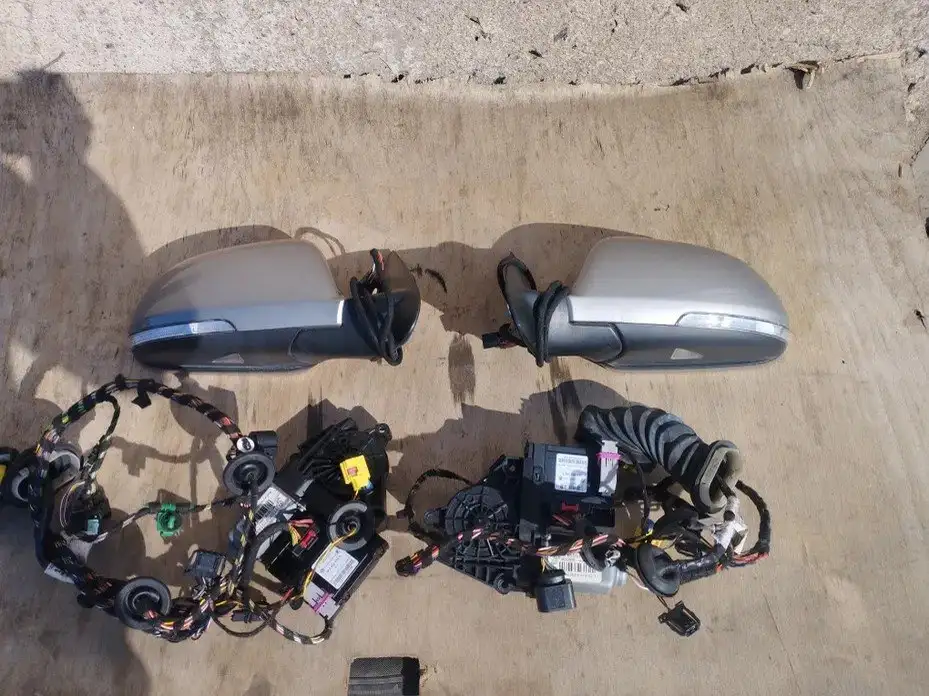 Зеркало Skoda Octavia A5 FL Европа с электрическим механизмом складывания и подсветкой - Автозапчасти (Запчасти) в Екатеринбург