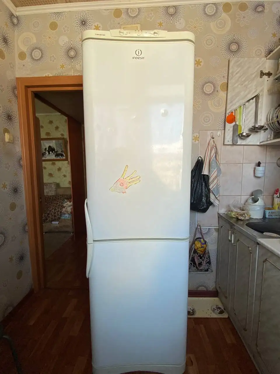 Продам холодильник с неисправным верхним отделом - Бытовая техника (Для дома и дачи) в Екатеринбург