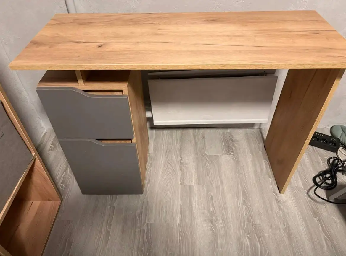 Стол письменный компьютерный с ящиками - Мебель (Для дома и дачи) в Екатеринбург