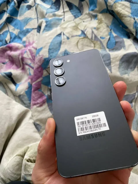 Продам новый Samsung Galaxy S23 8/256 ГБ черный - Робототехника в Екатеринбург