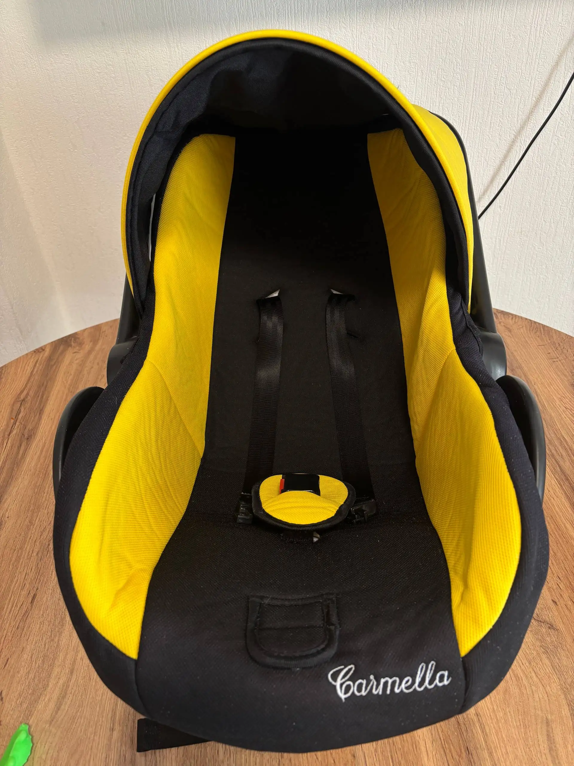 Продам автомобильную люльку 0-13кг - Автокресла и люльки (Товары для детей) в Екатеринбург