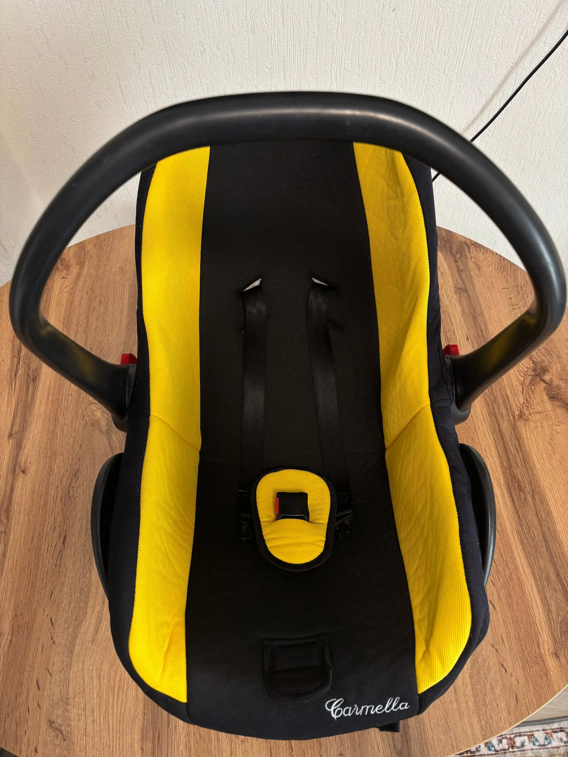 Продам автомобильную люльку 0-13кг - Автокресла и люльки (Товары для детей) в Екатеринбург