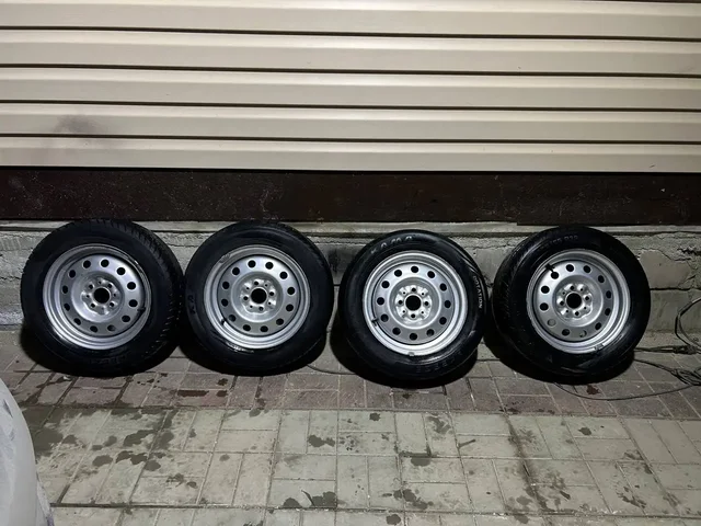 Штампованные диски с летней резиной R14 и R15 - КПП (коробка передач) в Екатеринбург