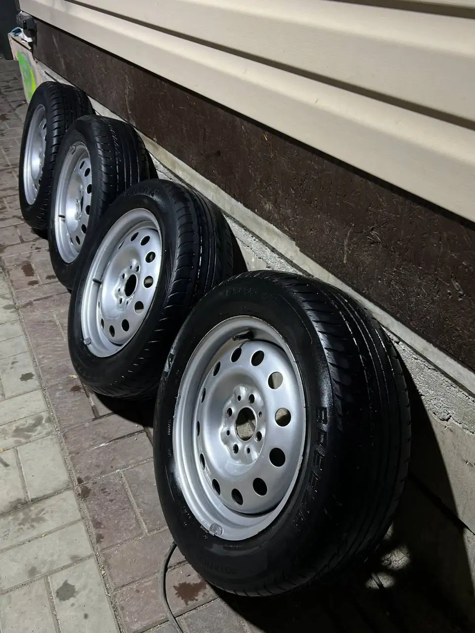 Штампованные диски с летней резиной R14 и R15 - Диски и шины (Запчасти) в Екатеринбург