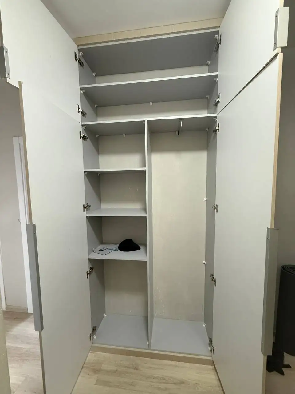 Продам шкаф двустворчатый для одежды - Мебель (Для дома и дачи) в Екатеринбург