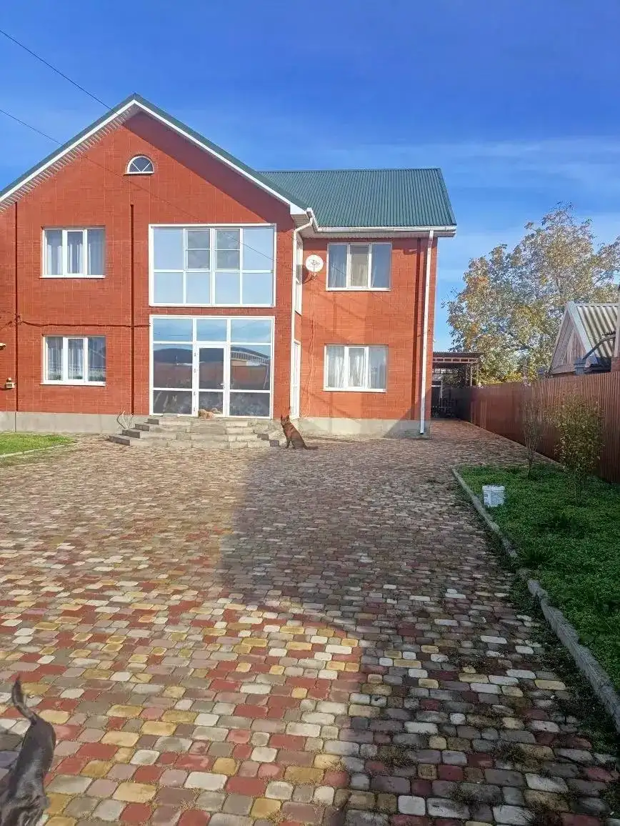 Продается дом с круглогодичным теплым бассейном в Краснодарском крае - Дома (Недвижимость) в Гулькевичи