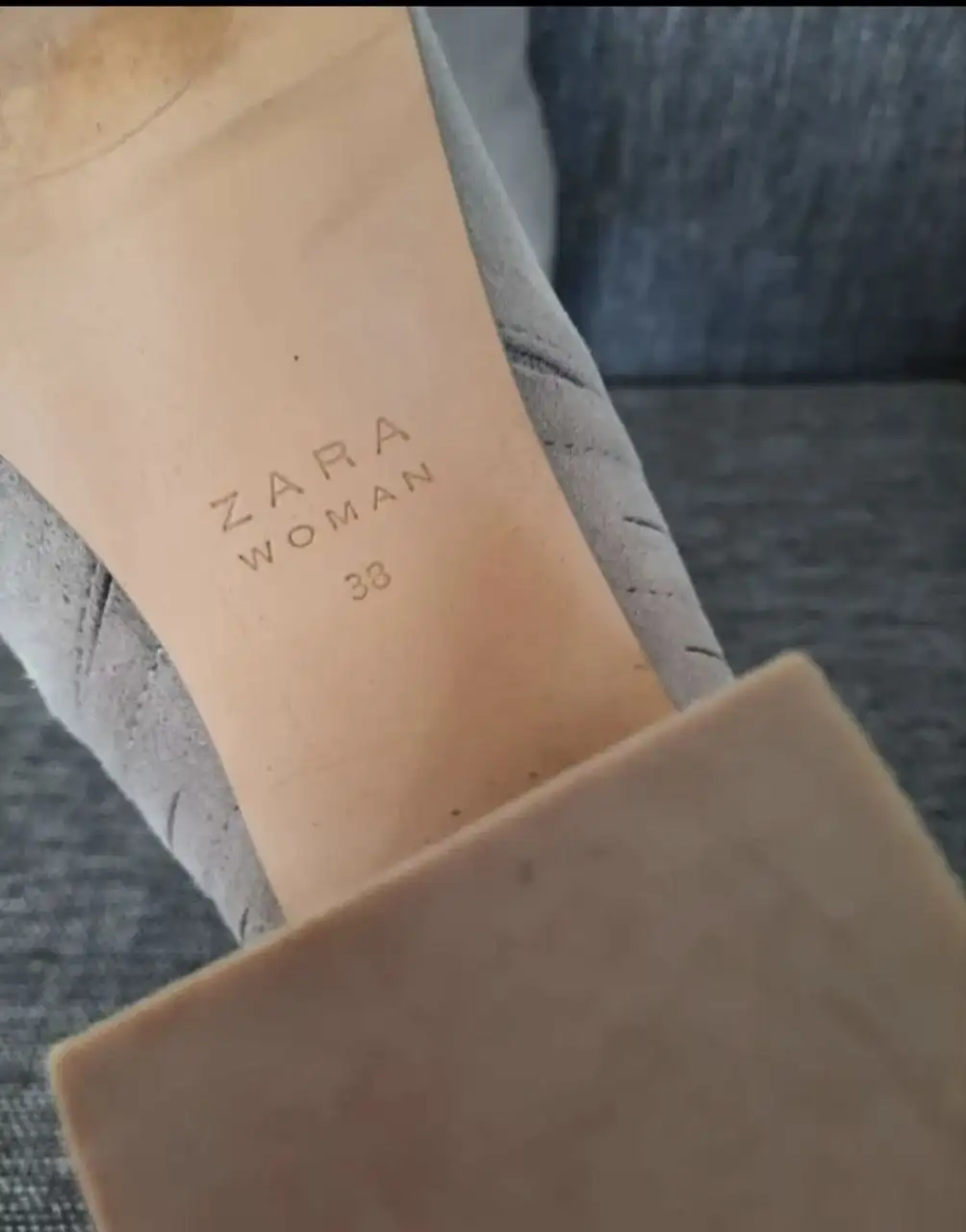 Женская куртка Zara из замши 38 размера - Верхняя одежда (Одежда) в Екатеринбург