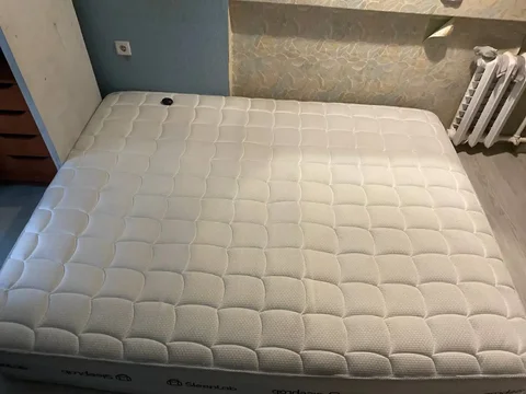 Продам матрас - Статуэтки в Екатеринбург