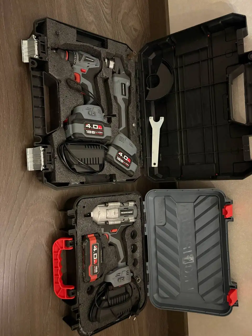 Продам аккумуляторный набор инструментов с гарантией - Электроинструменты (Инструменты) в Екатеринбург