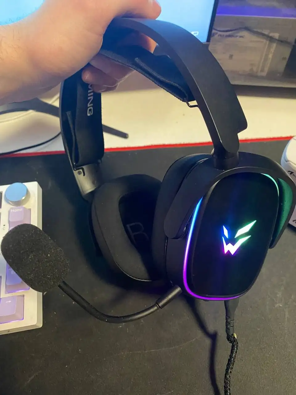 Игровой комплект ПК с монитором, наушниками, мышкой, клавиатурой, ковриком, столом и рулем - Барахолка в Екатеринбург