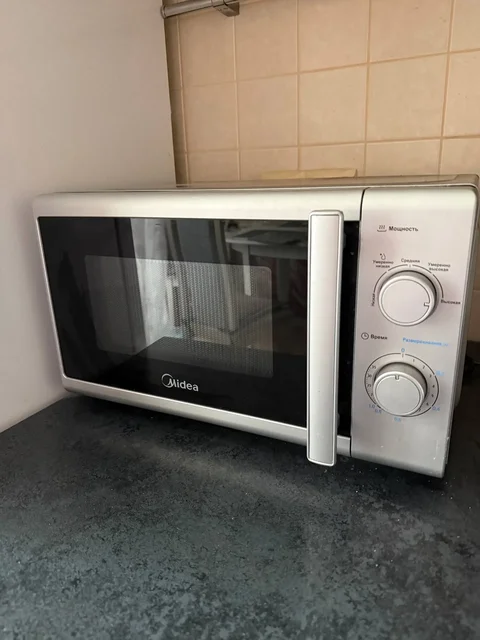 Микроволновка Midea MM720CFB - Статуэтки в Екатеринбург