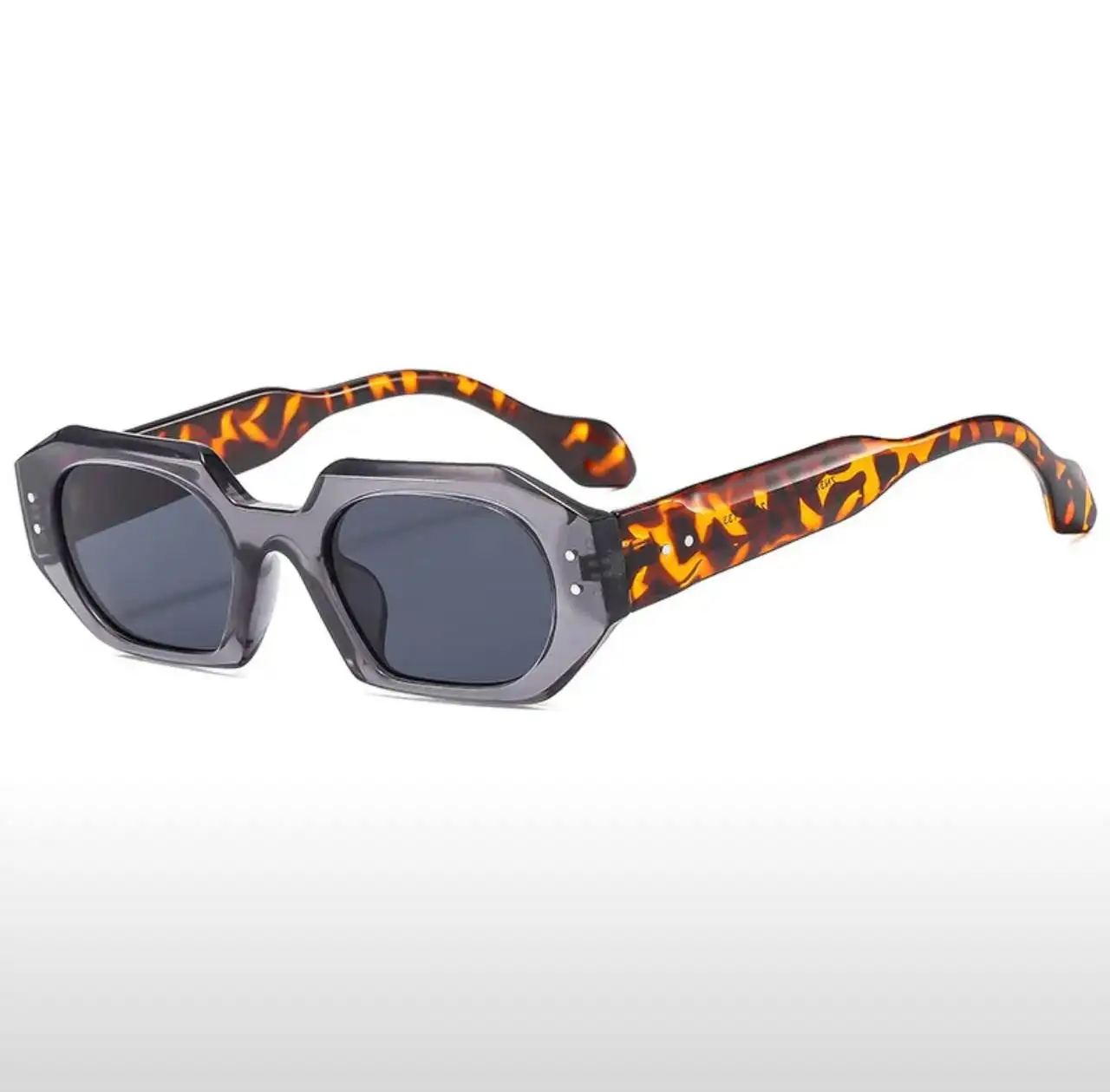 Новые солнцезащитные очки с анималистическим принтом - Солнцезащитные очки (Барахолка) в Екатеринбург