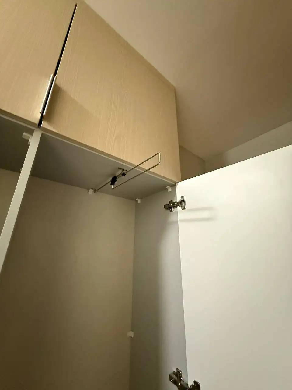 Шкаф двустворчатый для одежды под потолок - Мебель (Для дома и дачи) в Екатеринбург