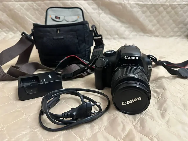 Зеркальный фотоаппарат Canon EOS 1100D - Аккаунты игр в Екатеринбург