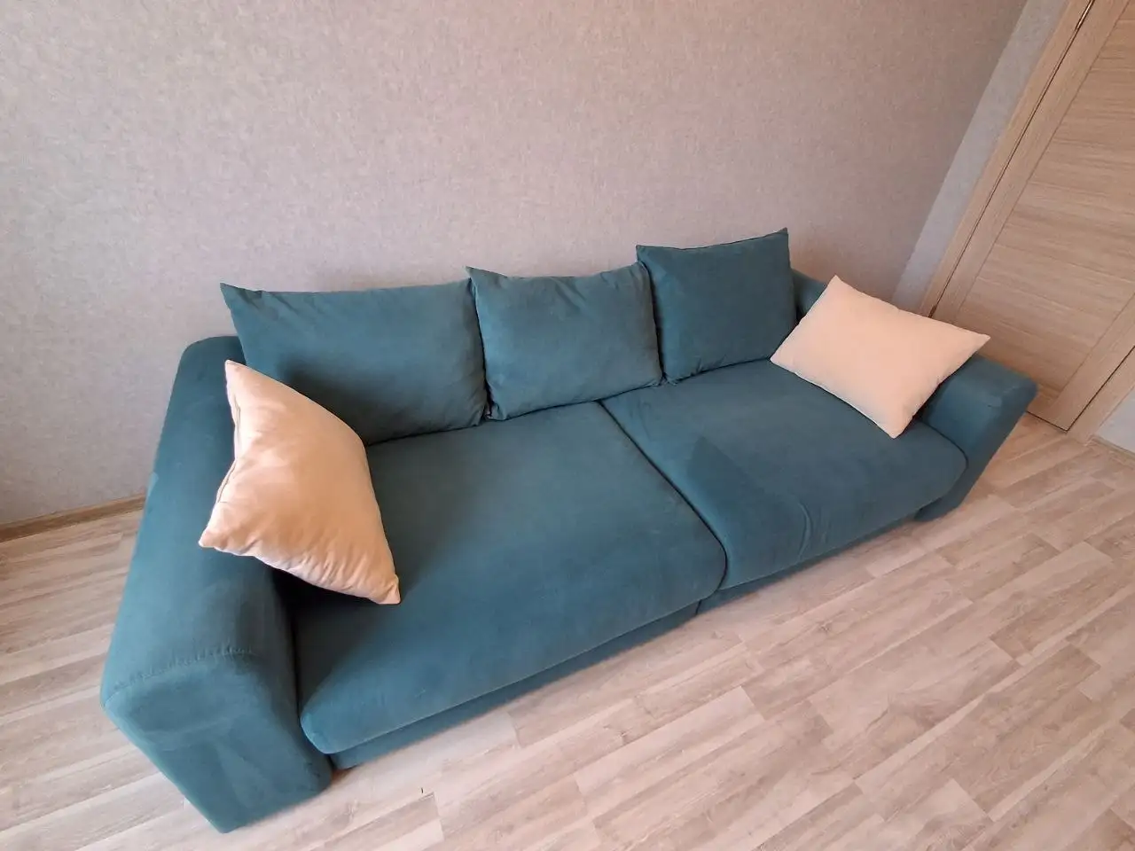 Продается диван-кровать еврокнижка в хорошем состоянии - Мебель (Для дома и дачи) в Екатеринбург