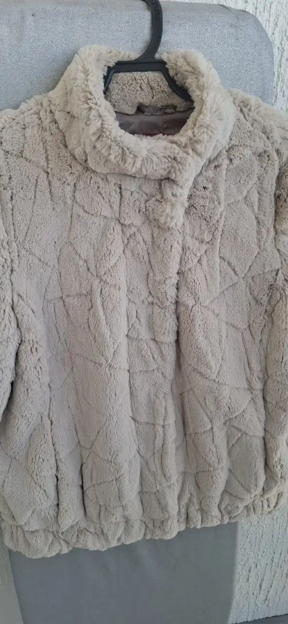 Меховой бомбер Esprit новый размер S - Верхняя одежда (Одежда) в Екатеринбург