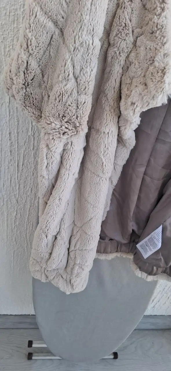 Меховой бомбер Esprit новый размер S - Верхняя одежда (Одежда) в Екатеринбург